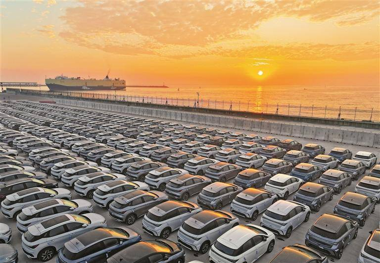 深汕特別合作區(qū)1-7月汽車制造業(yè)增勢強勁