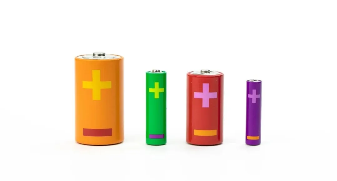 市場(chǎng)需求呈現(xiàn)動(dòng)態(tài)變化,電池廠商要避免盲目擴(kuò)充產(chǎn)能 市場(chǎng)需求呈現(xiàn)動(dòng)態(tài)變化,電池廠商要避免盲目擴(kuò)充產(chǎn)能